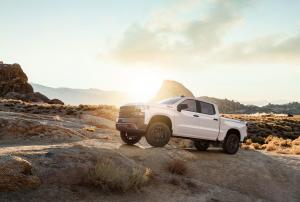 Chevrolet Silverado Custom Z71 Trailboss Crew Cab 2018 года